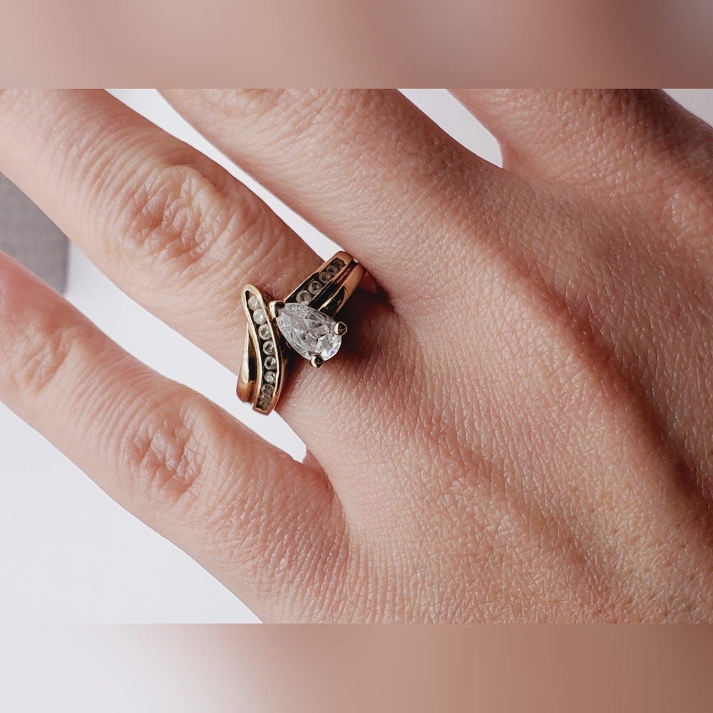 10k Solid Yellow Gold Pear Shaped Diamond & Round Diamond Wrap Ring - Picture 4 of 7